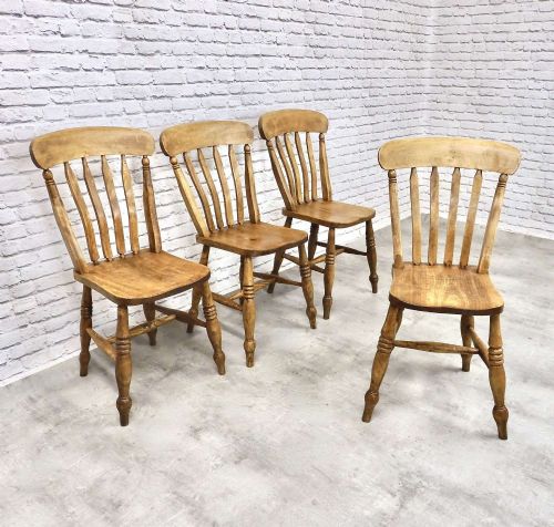 Set 4 Farmhouse Windsor Kitchen Chairs