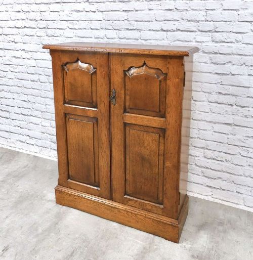 C19th Oak Cupboard