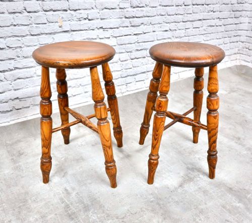 Pr Windsor Stools