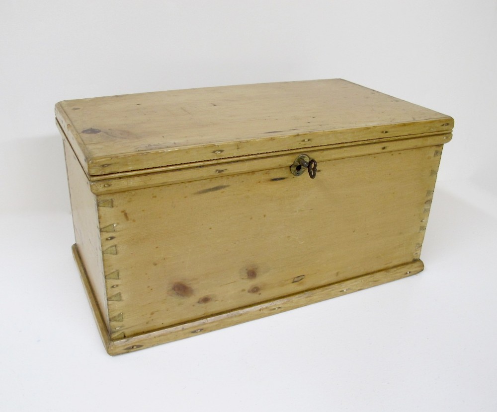 Mini Pine Chest