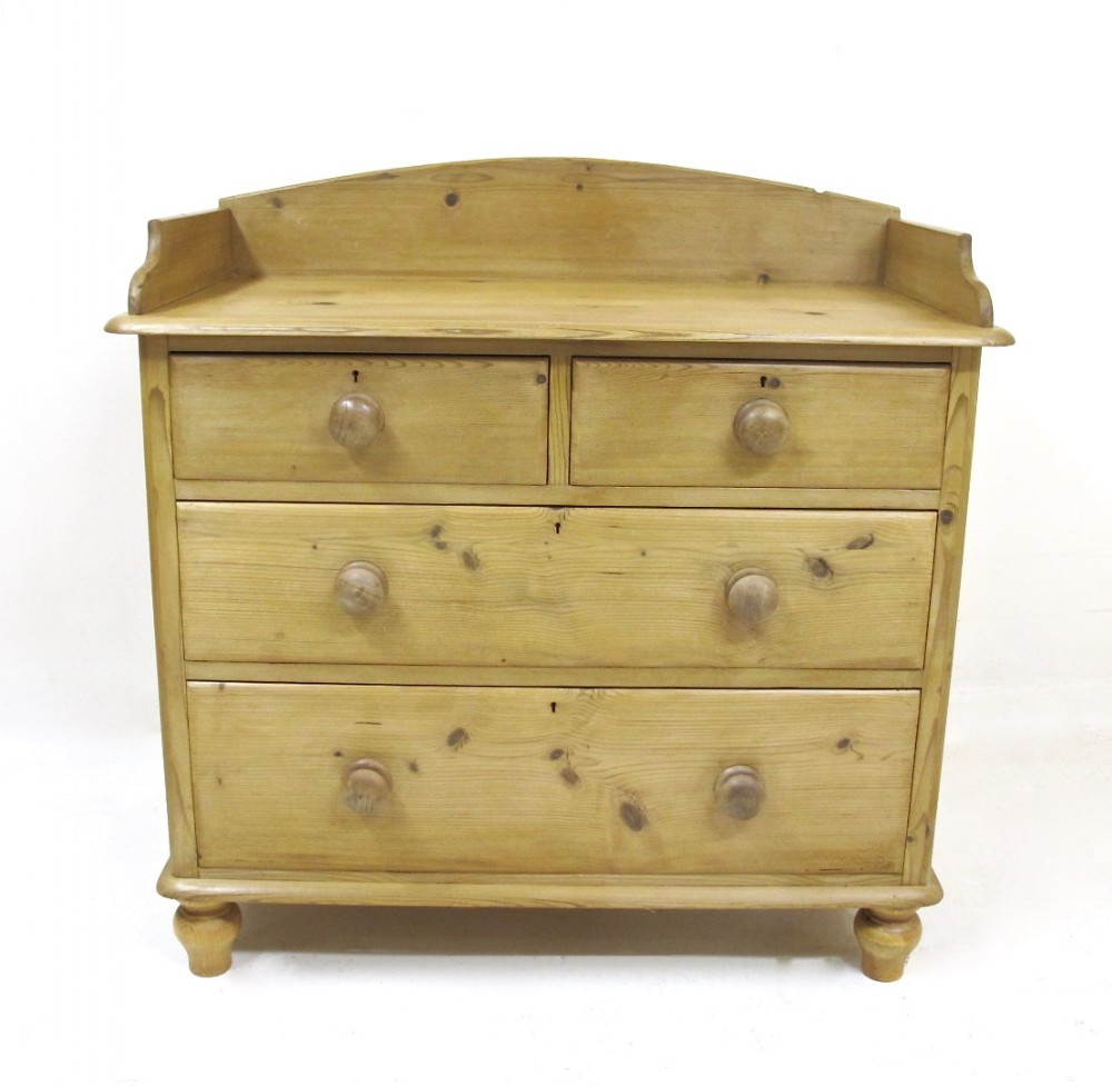 Pine Chest of Drawers