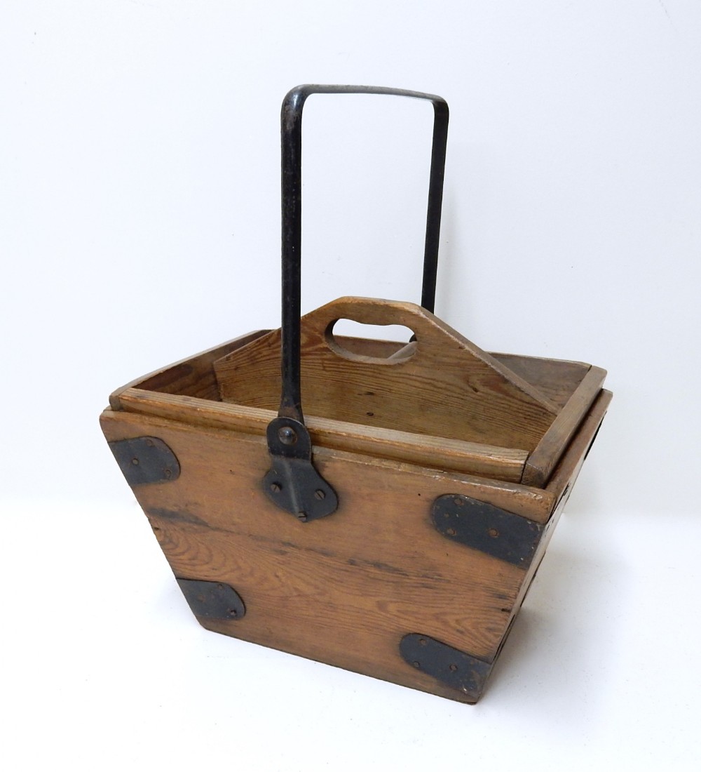 Housemaid's Bucket