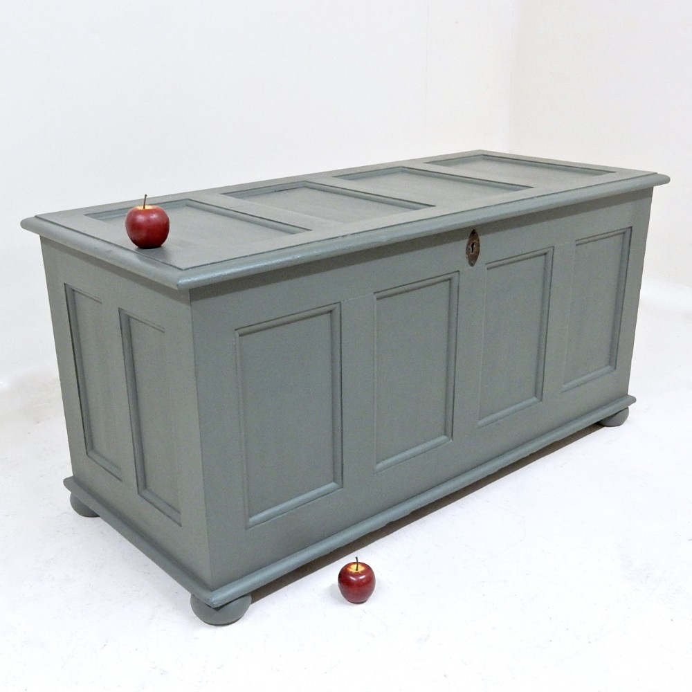 Large Pine Coffer