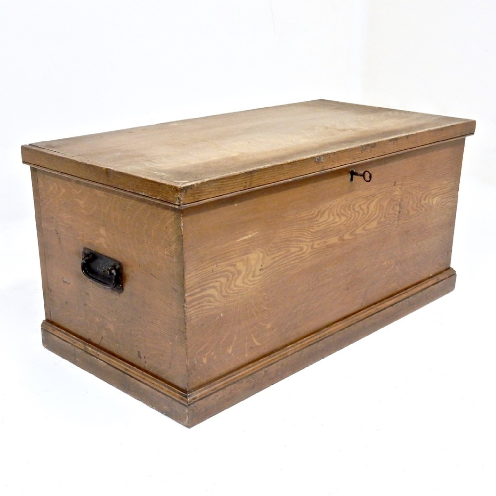 Pine Blanket Chest