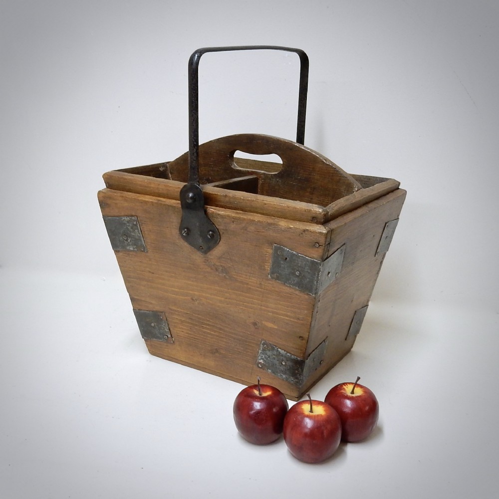 Housemaid's Bucket