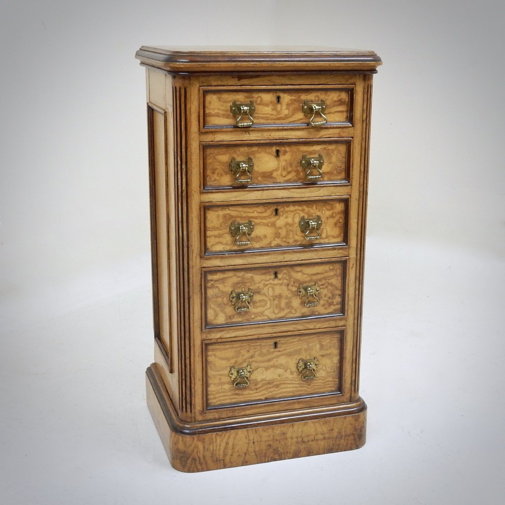 Pedestal Chest in Ash