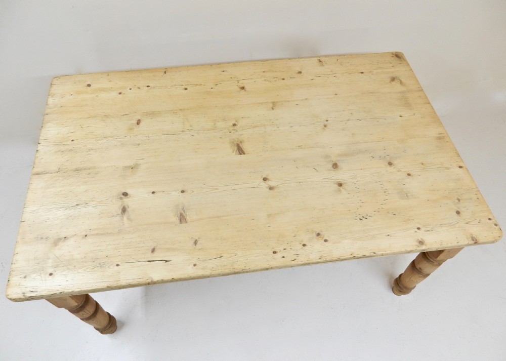 Farmhouse Kitchen Table View V