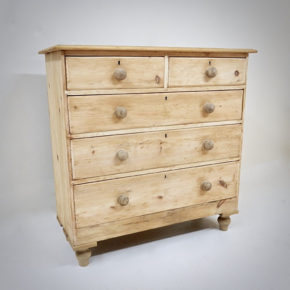 Pine Chest of Drawers