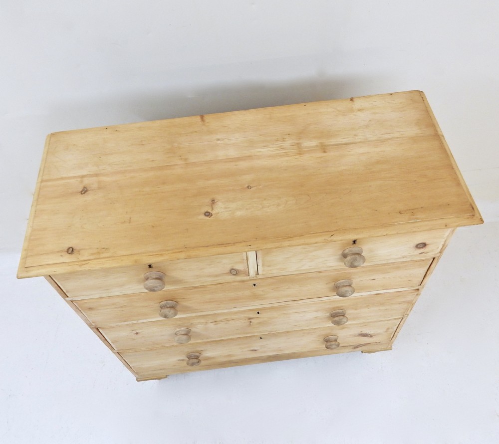 Pine Chest of Drawers View VI