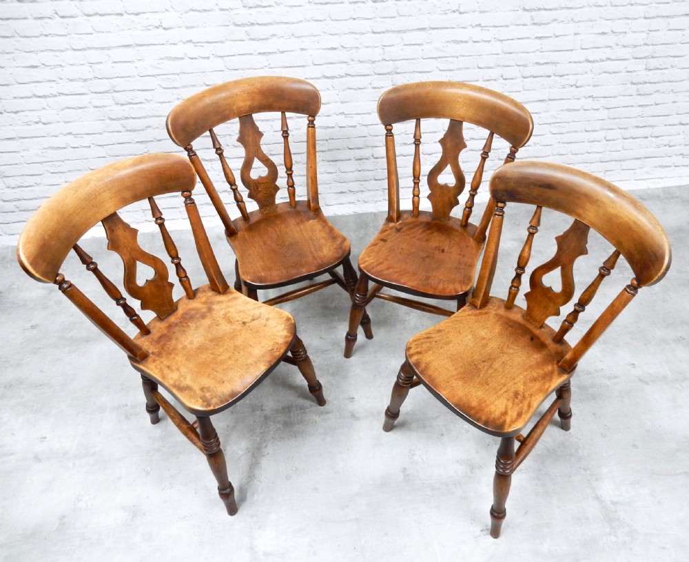 Set 4 Windsor Kitchen Chairs View V