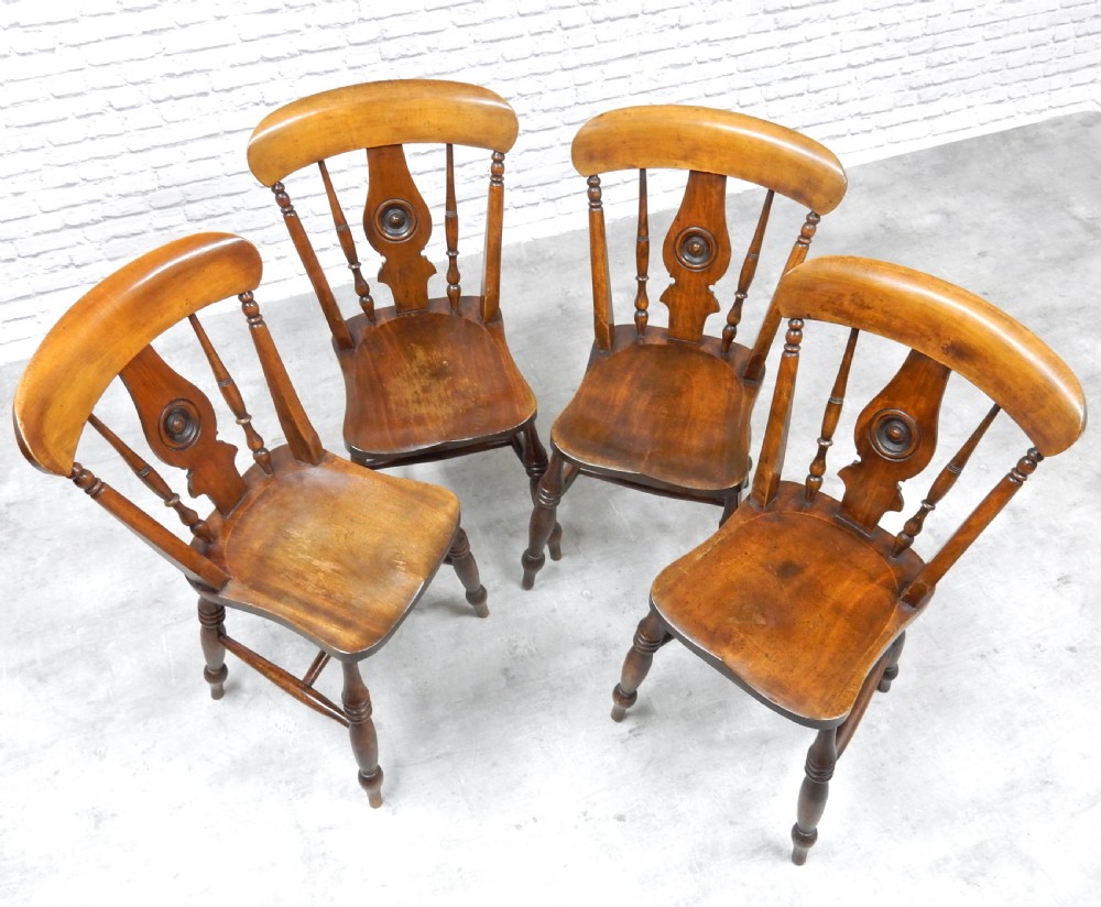 Set 4 Windsor Kitchen Chairs View V