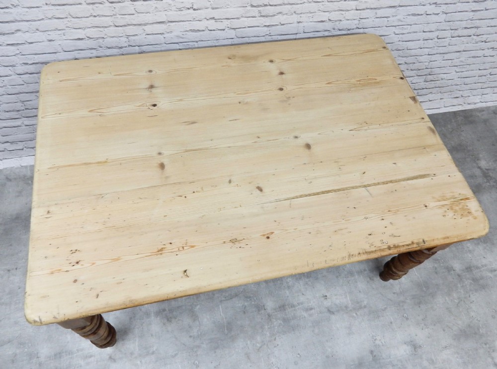 Farmhouse Kitchen Table View IV