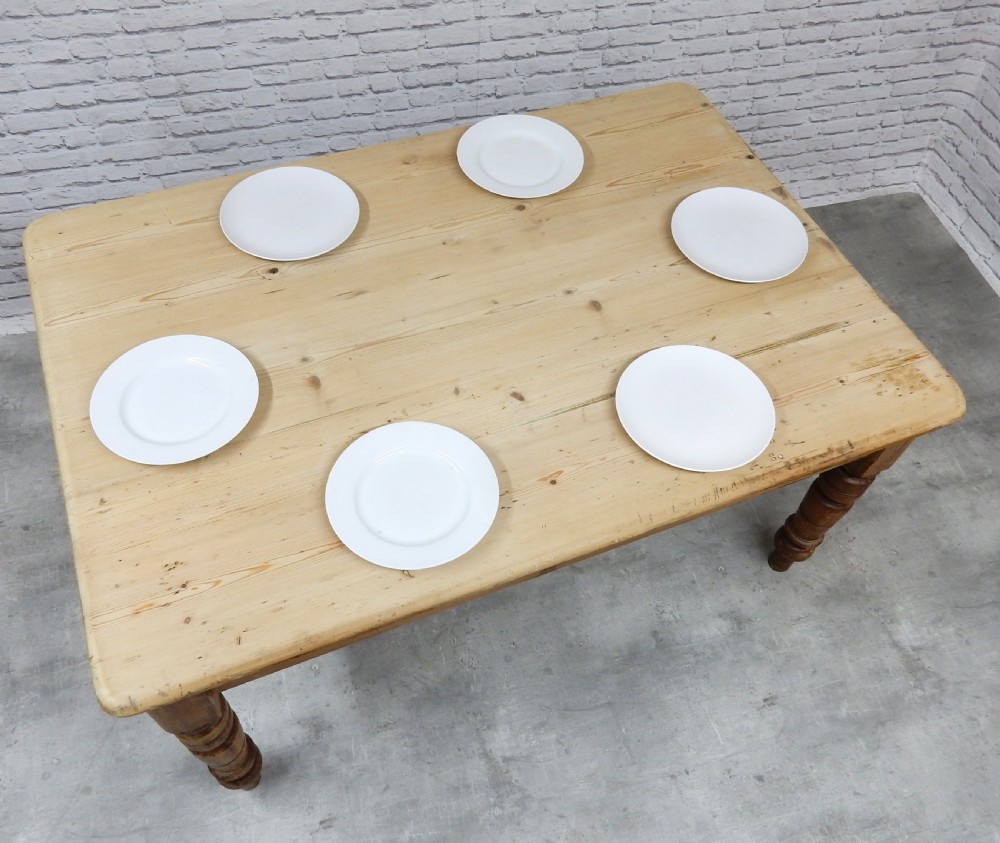 Farmhouse Kitchen Table View V
