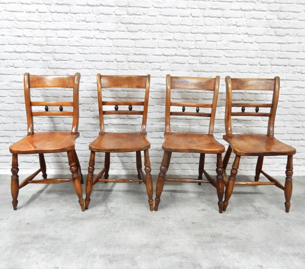 4x Windsor Kitchen Chairs View II