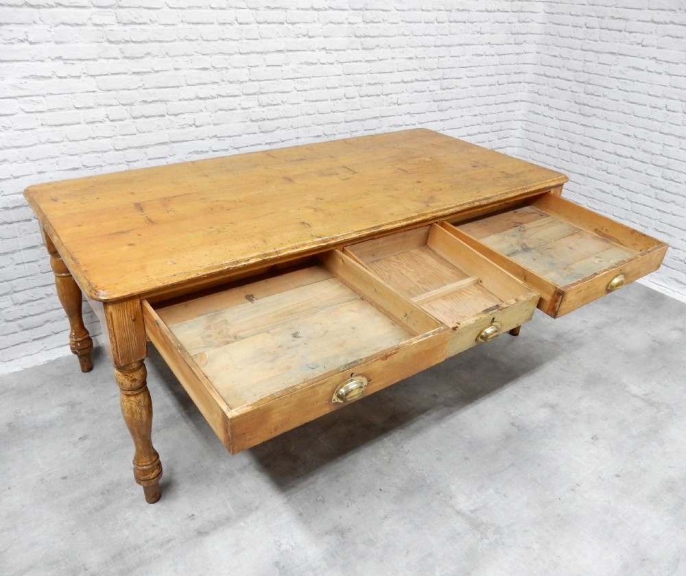 Farmhouse Kitchen Table View V