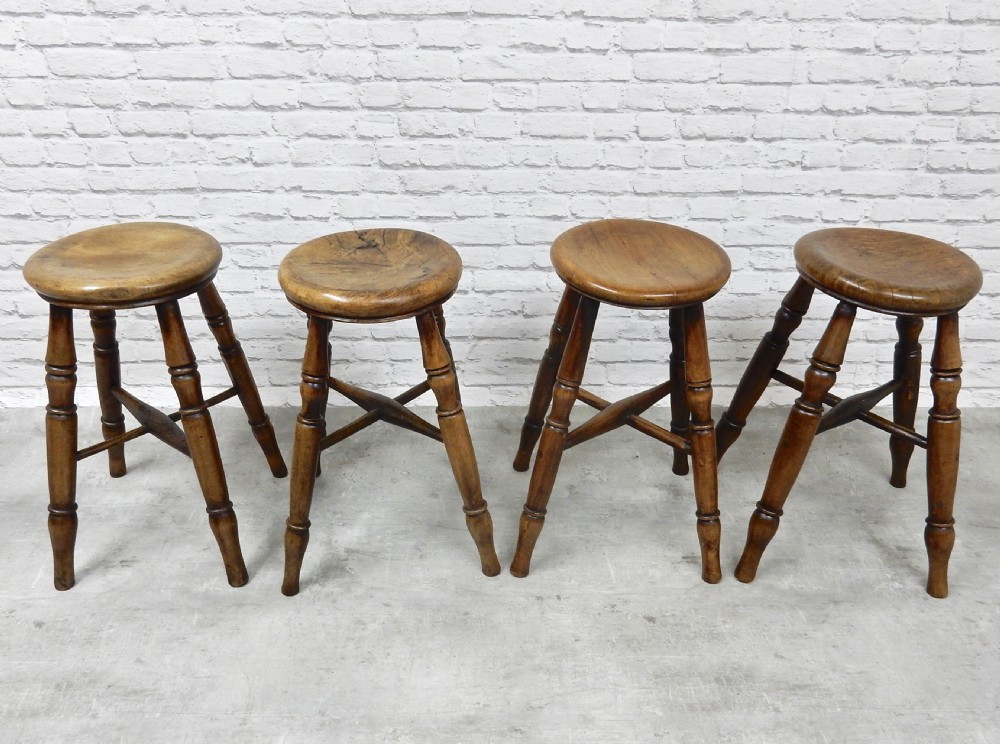 4x Tavern Stools View III