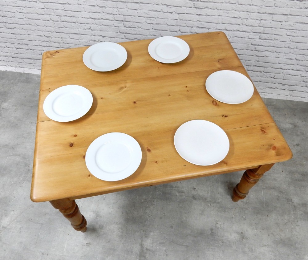Pine Kitchen Table View V