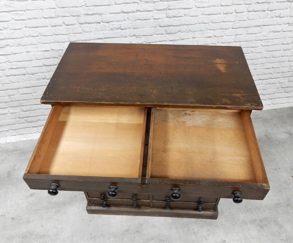 Original Collector's Chest View V