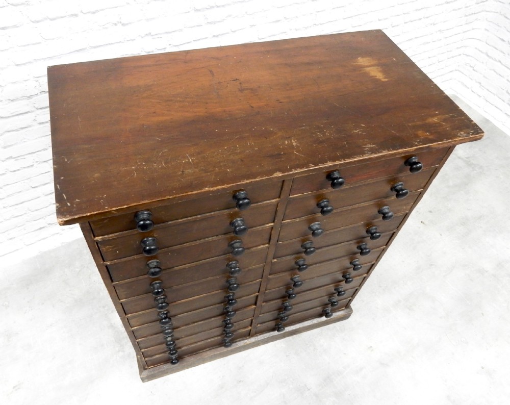 Original Collector's Chest View VI