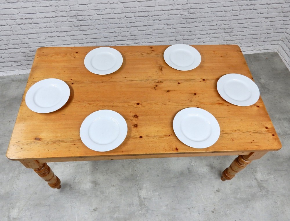 Pine Kitchen Table View VII