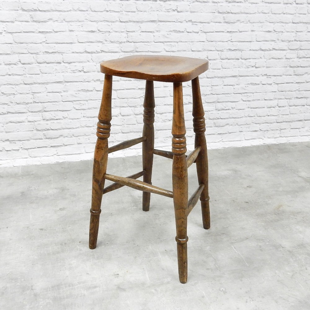 Tall Windsor Barstool