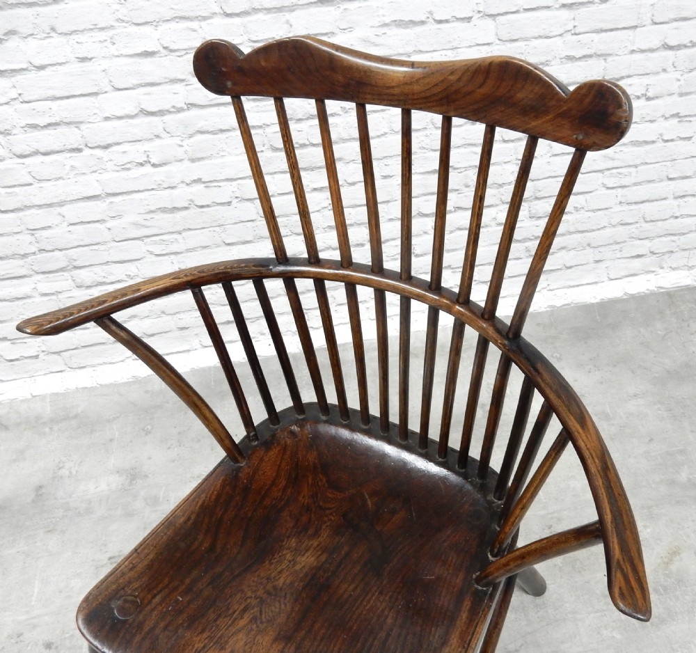 Comb Back Windsor Armchair View V