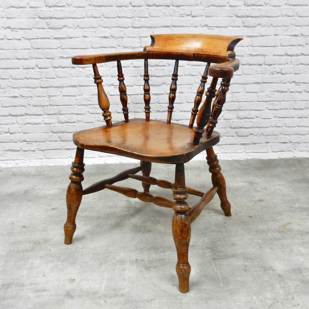 Windsor Smoker's Bow Armchair View II