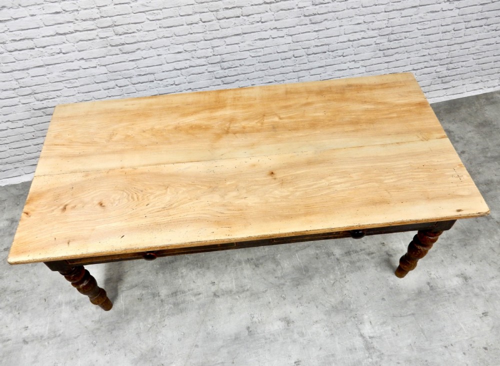 Farmhouse Kitchen Table View V