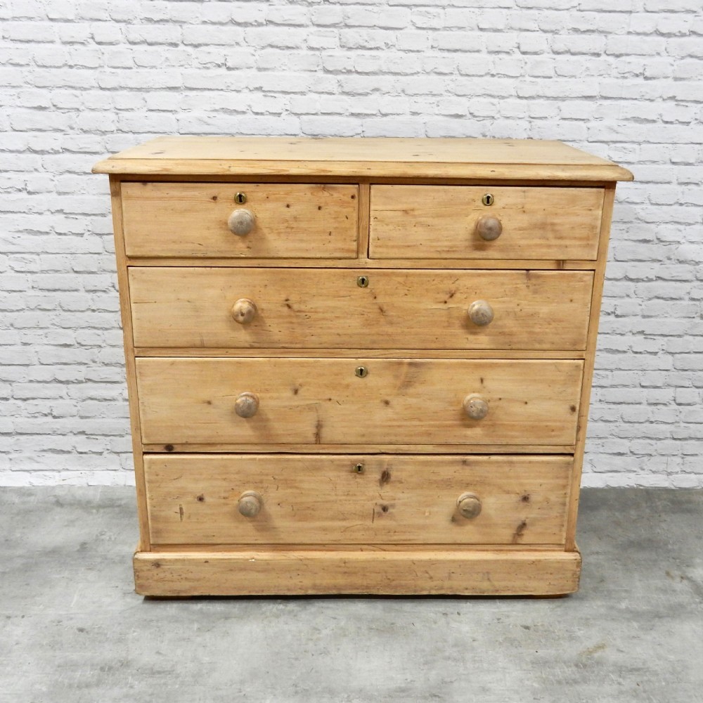 Pine Chest of Drawers View III
