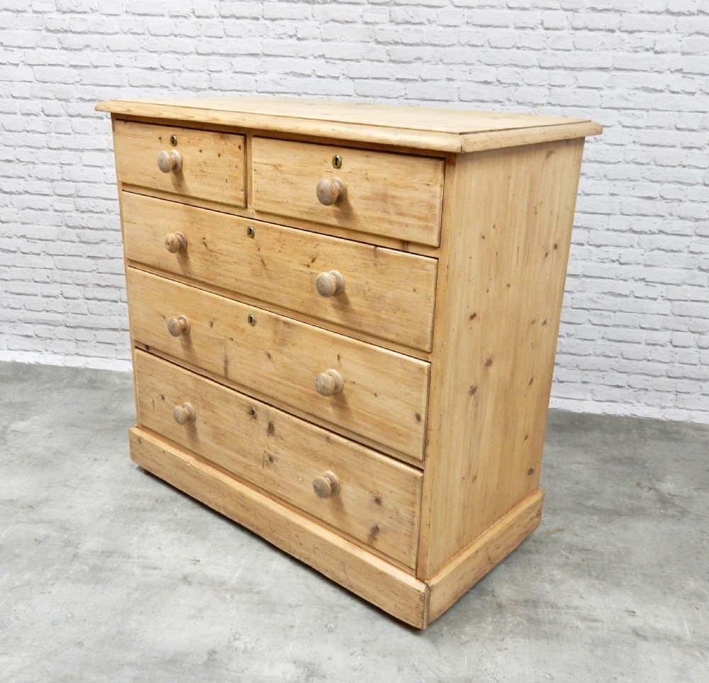 Pine Chest of Drawers View V