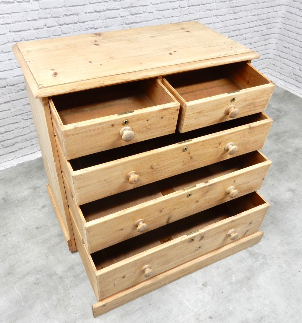 Pine Chest of Drawers View VI