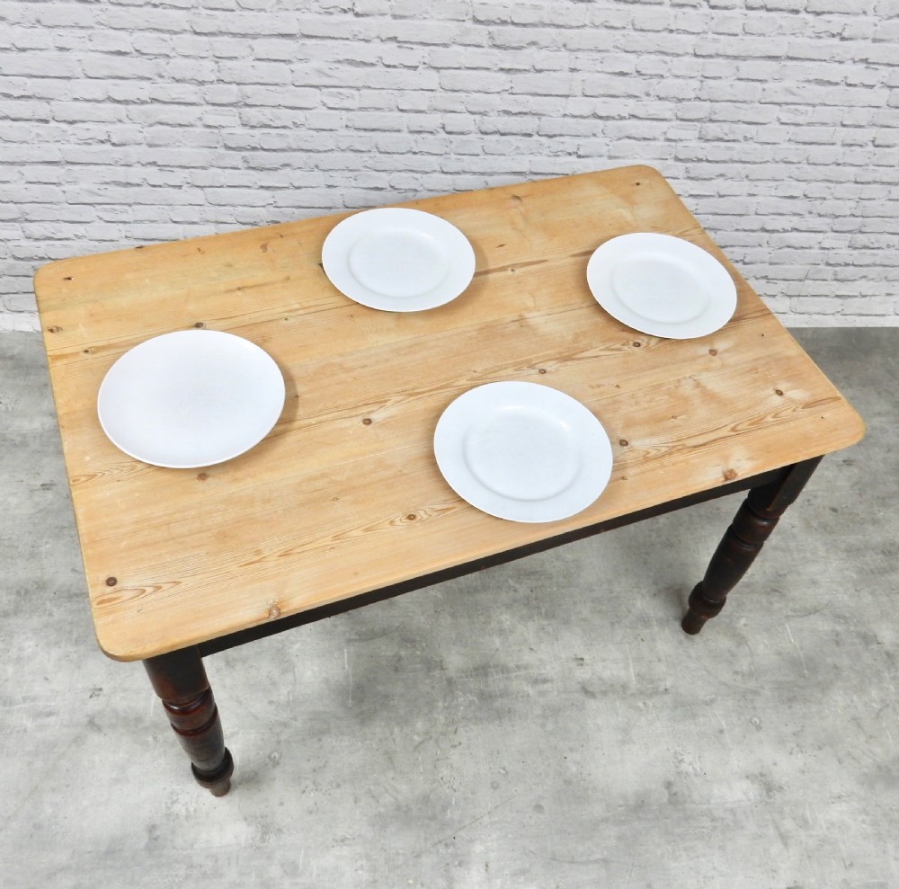 Small Pine Kitchen Table View VIII