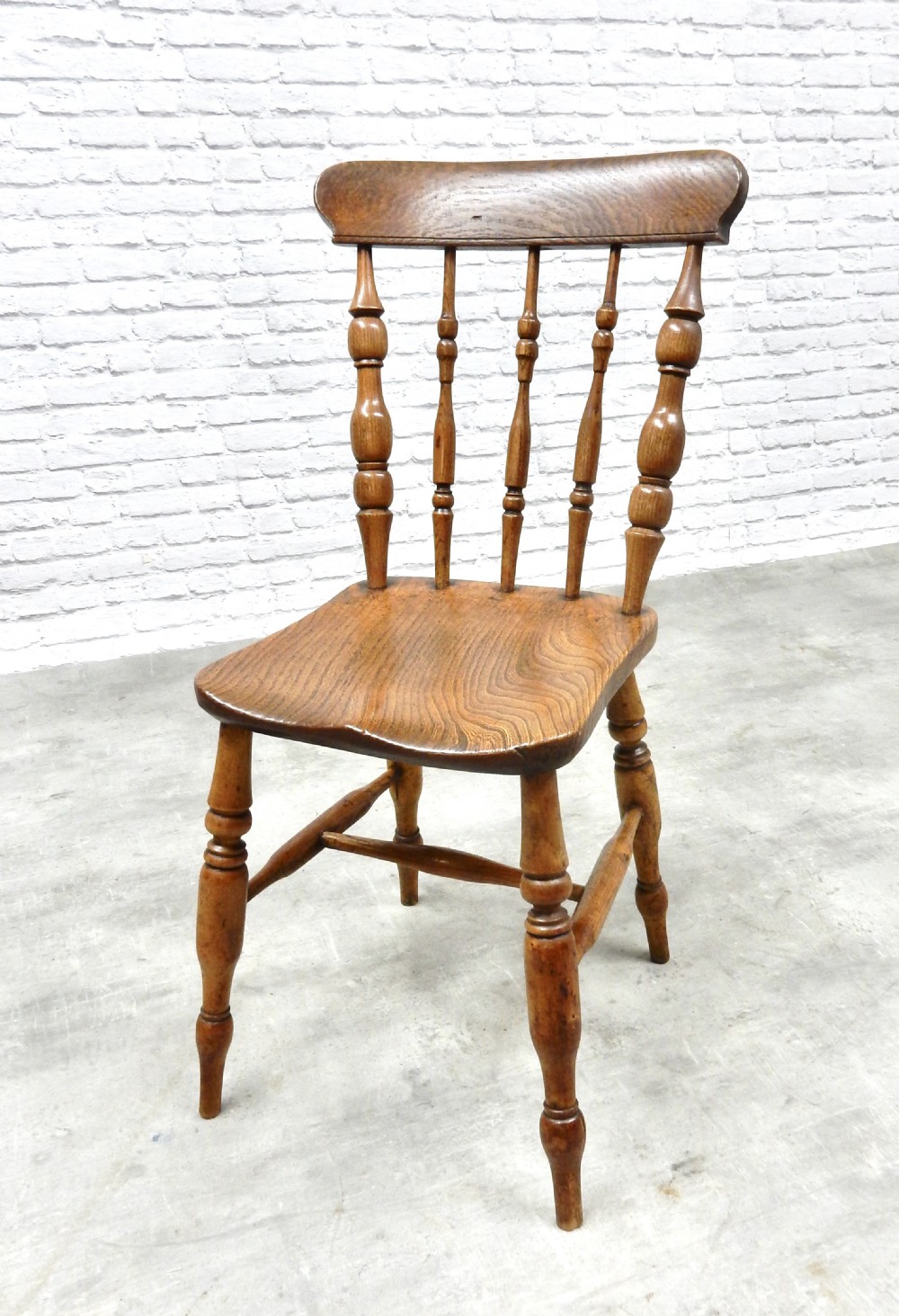 Set 4 Windsor Kitchen Chairs View V