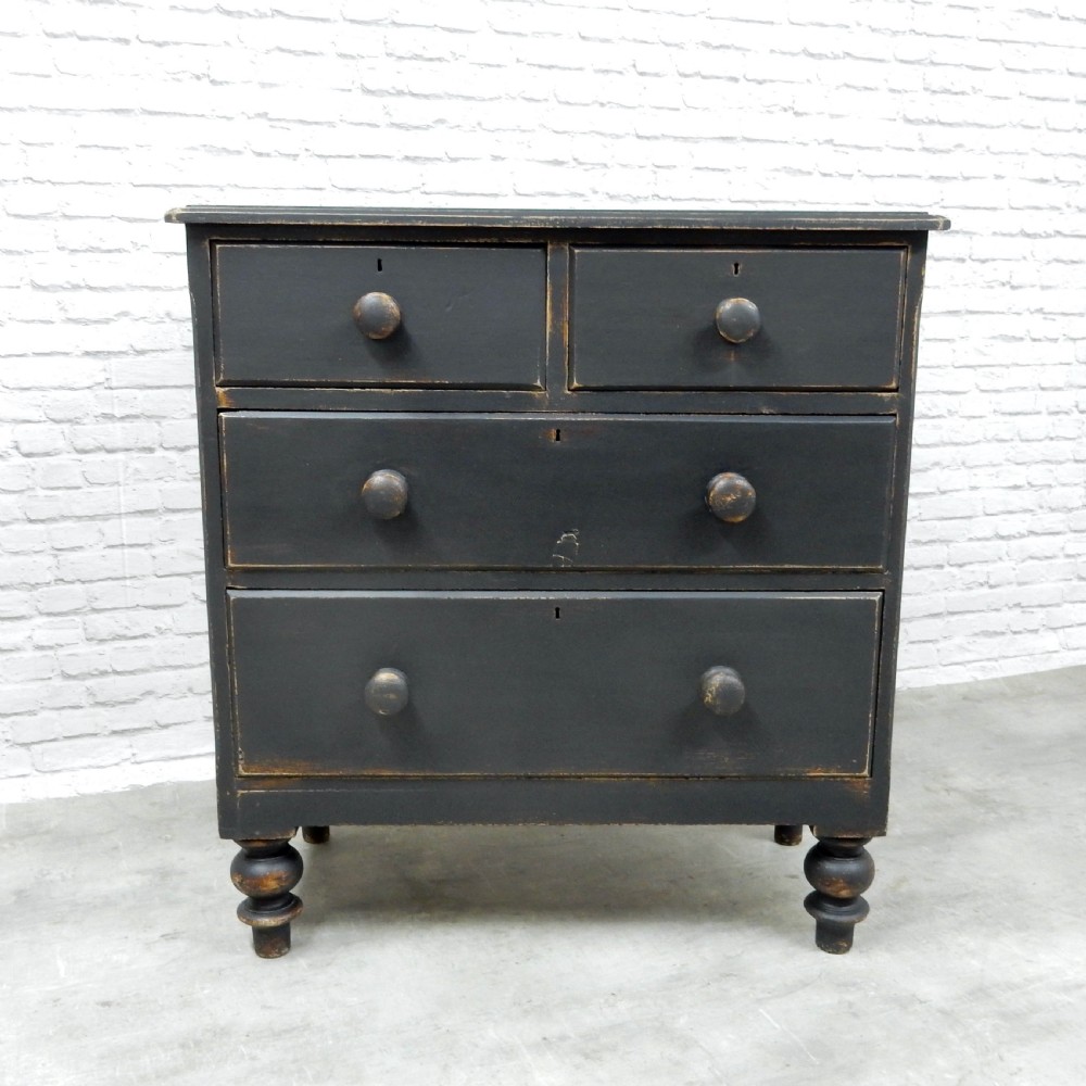 Pine Chest of Drawers View IV