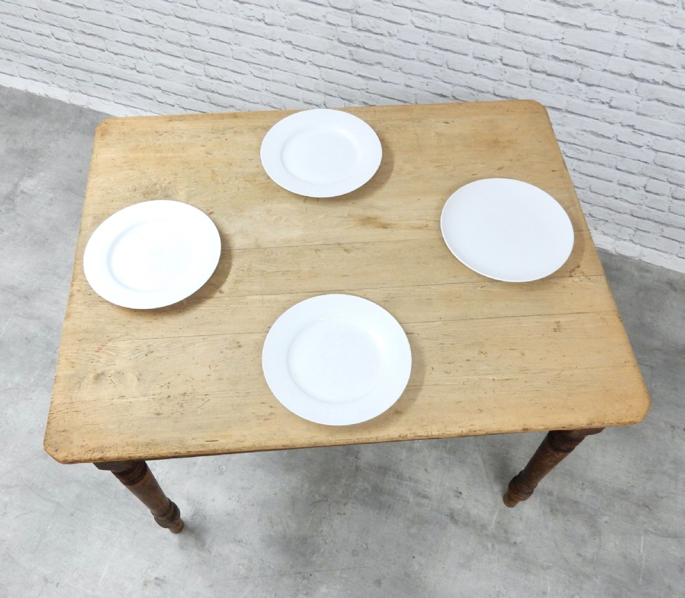 Pine Kitchen Table View VI