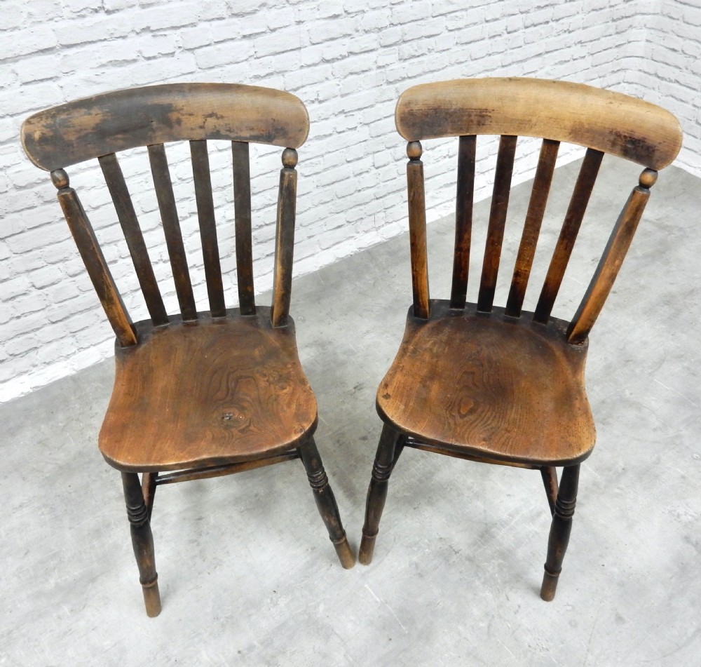 Windsor Lathback Kitchen Chairs(2) View IV