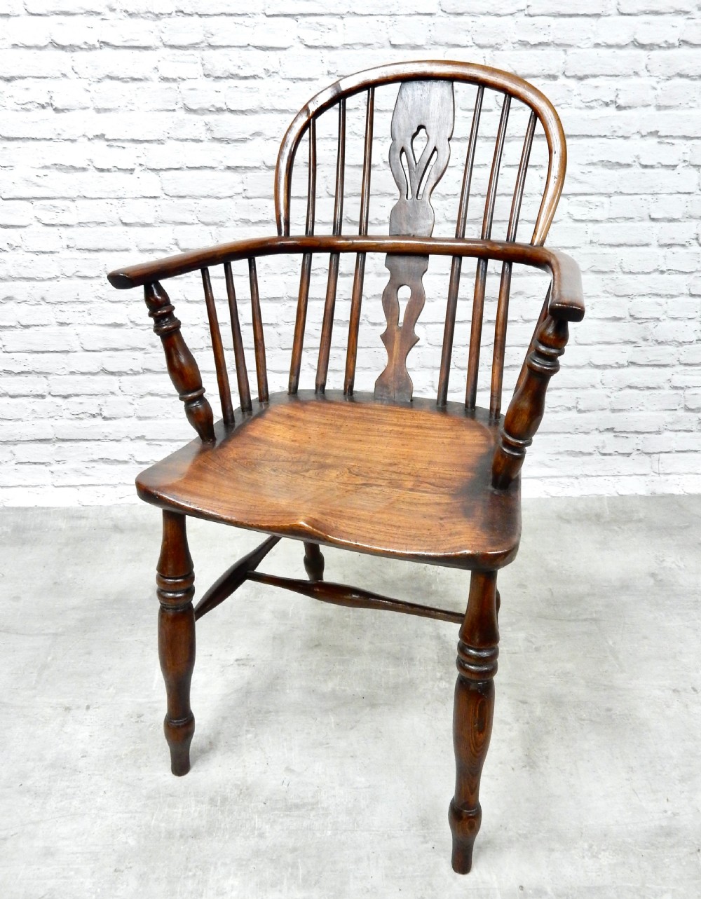4x C19th Windsor Armchairs View VI