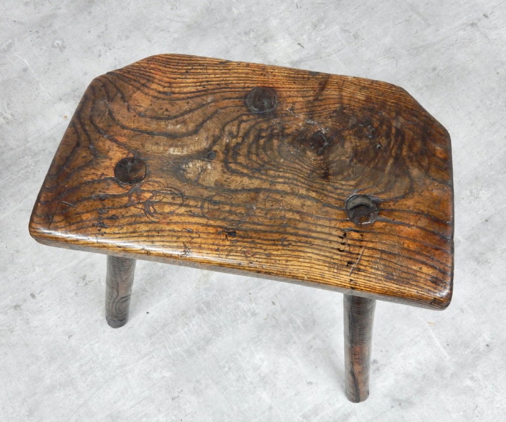 Cutler's Stool View V