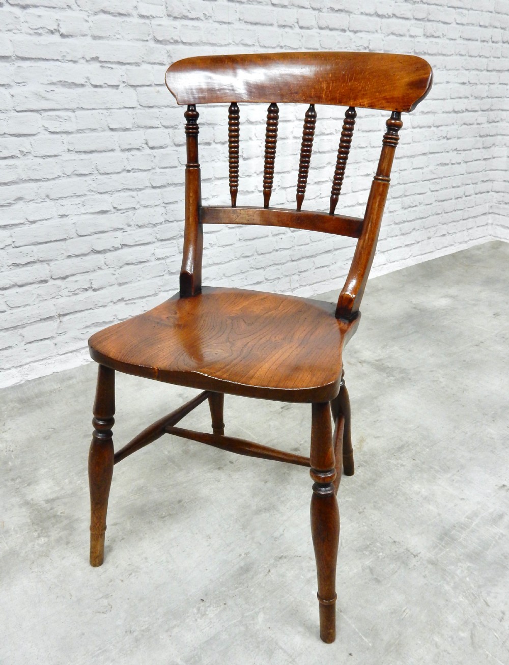 Set 4 Windsor Kitchen Chairs View IV
