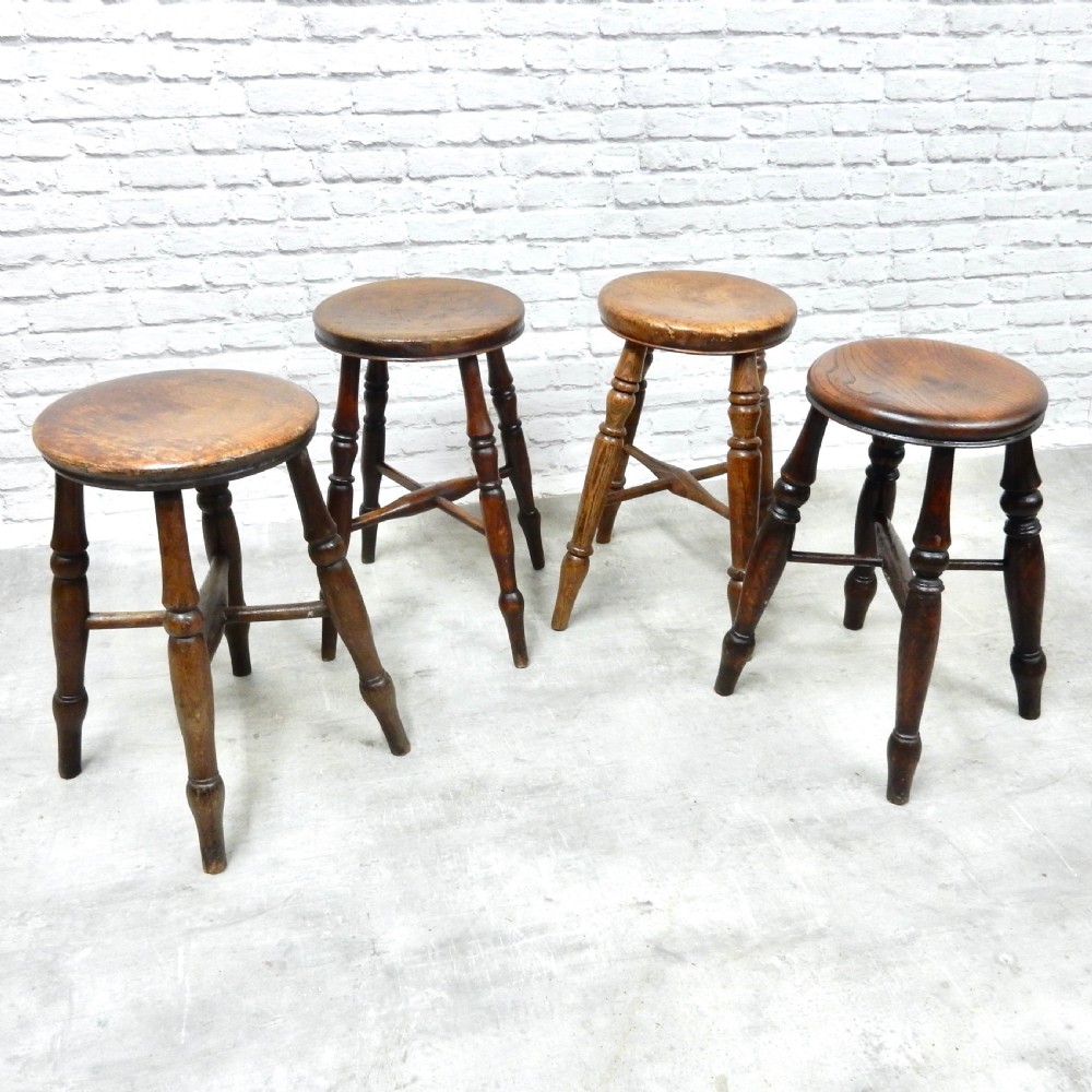4x Tavern Stools