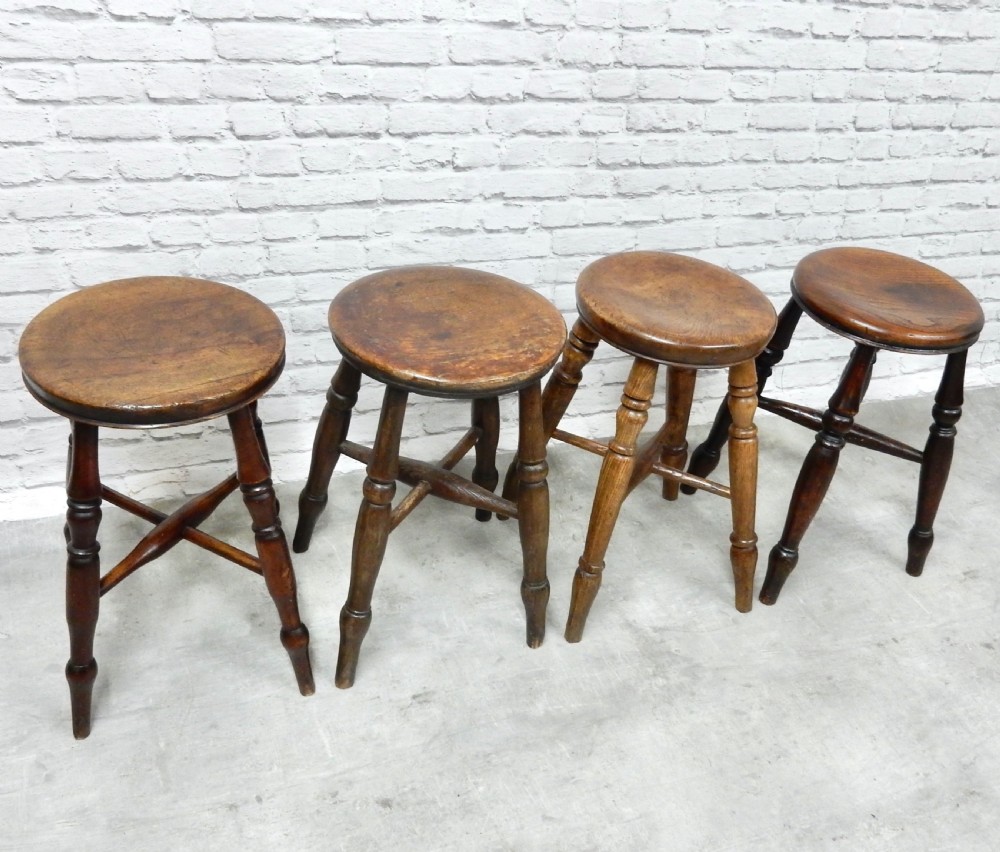4x Tavern Stools View IV