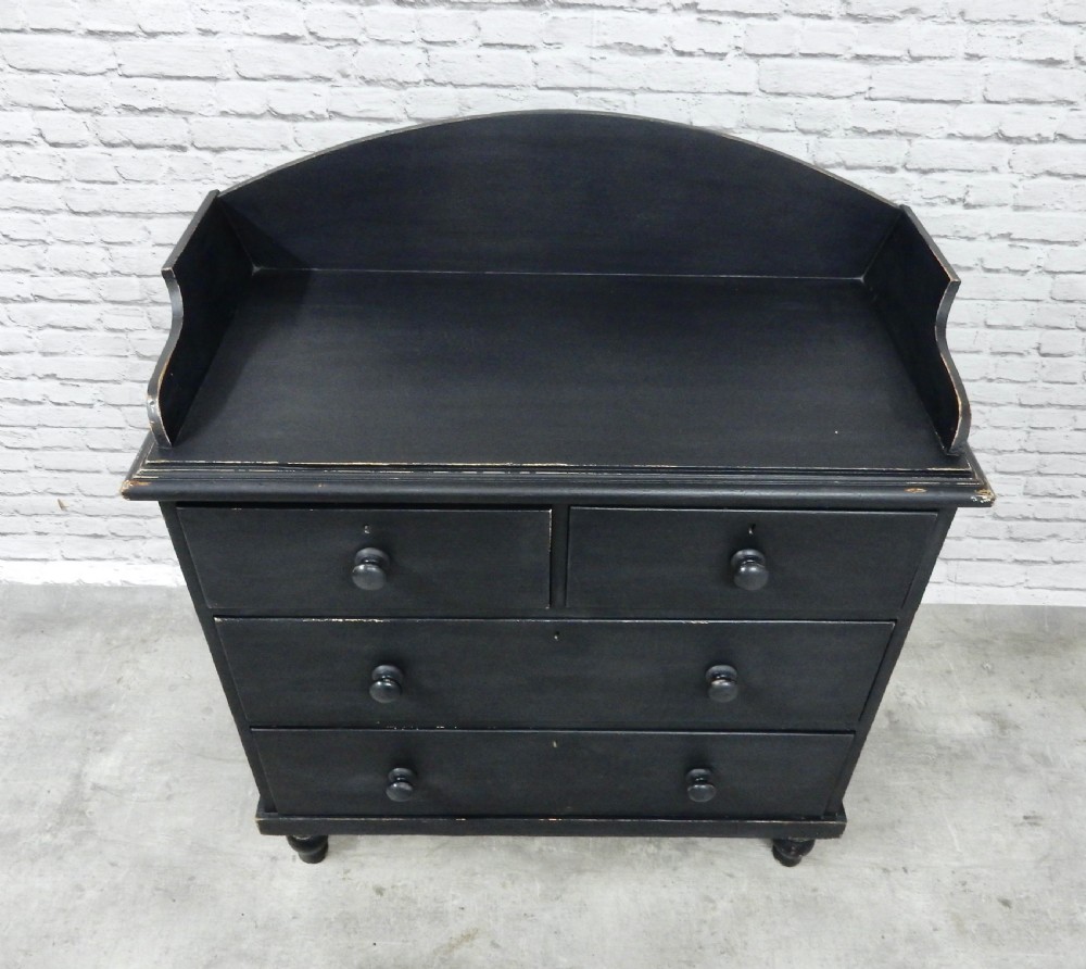 Black C19th Chest View V