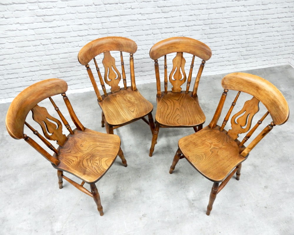 Set 4 Windsor Kitchen Chairs View IV
