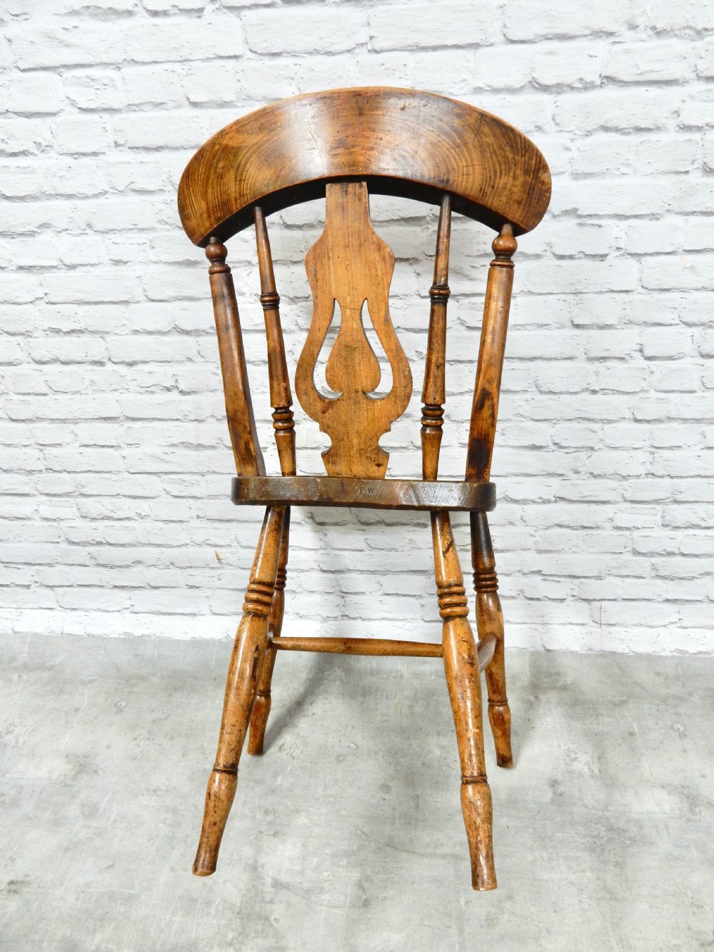 Set 4 Windsor Kitchen Chairs View VI
