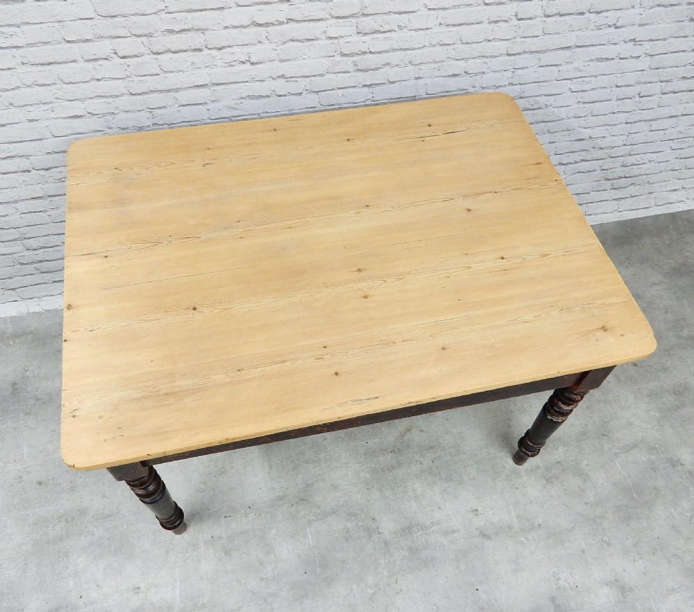 Pine Kitchen Table View V