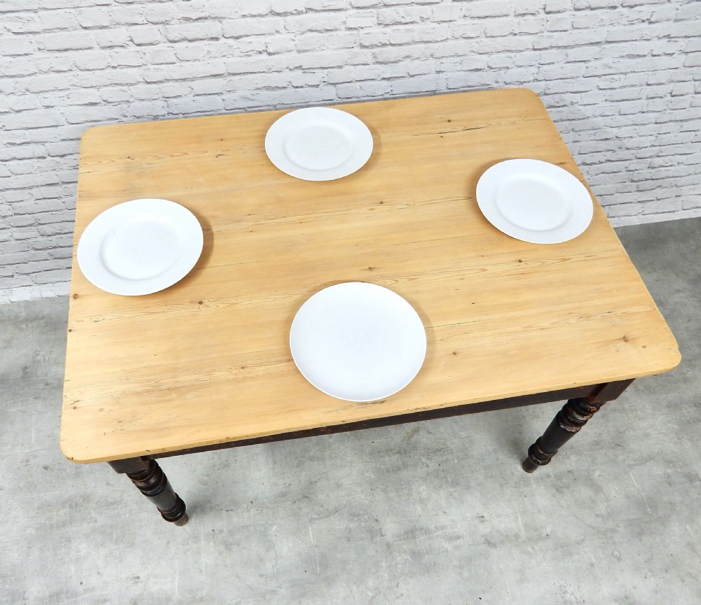 Pine Kitchen Table View VII