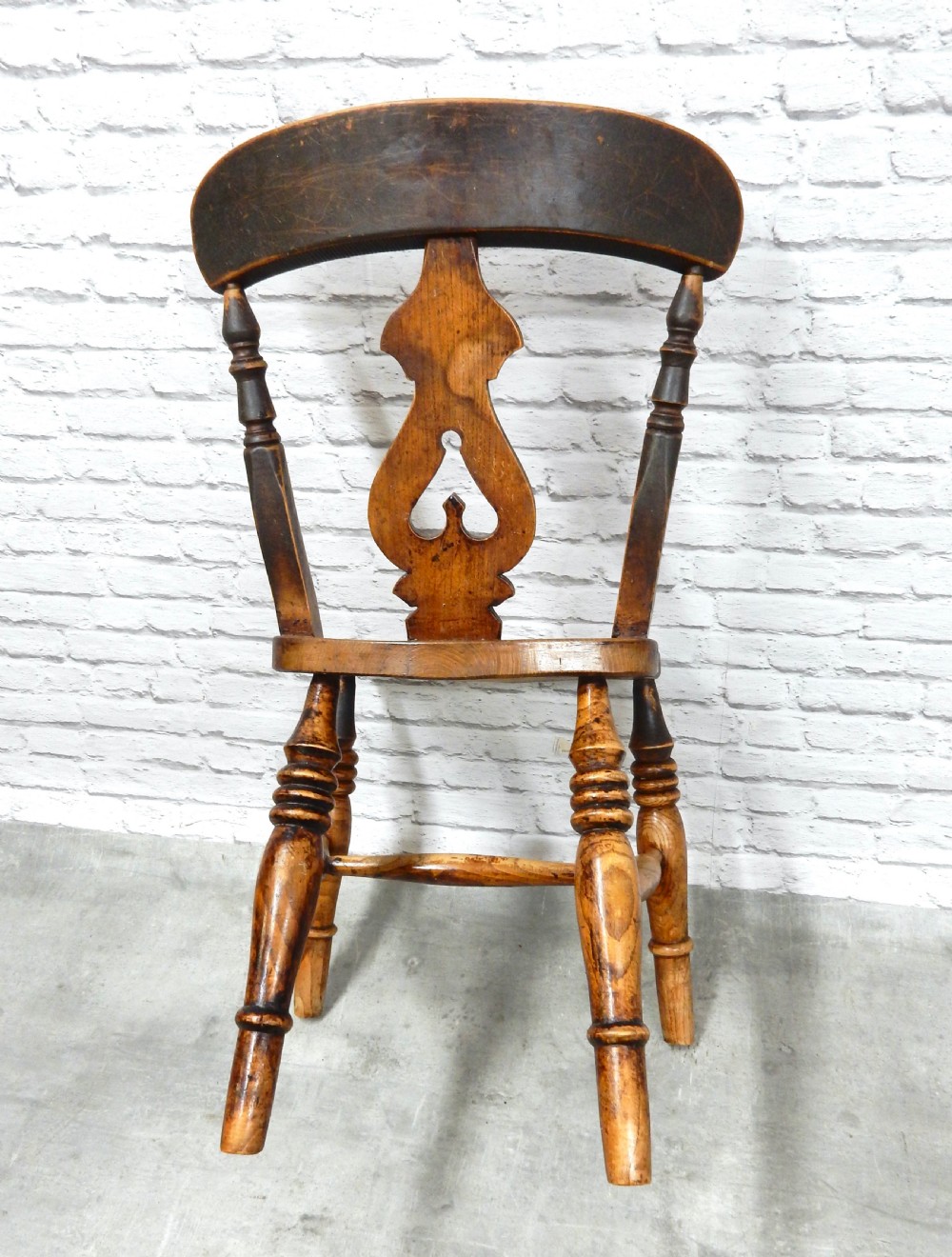 Set 4 Windsor Kitchen Chairs View VIII