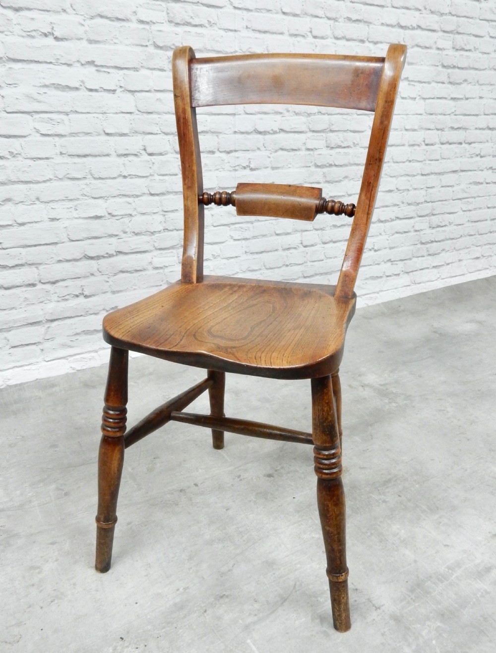 Set 4 Windsor Kitchen Chairs View VI