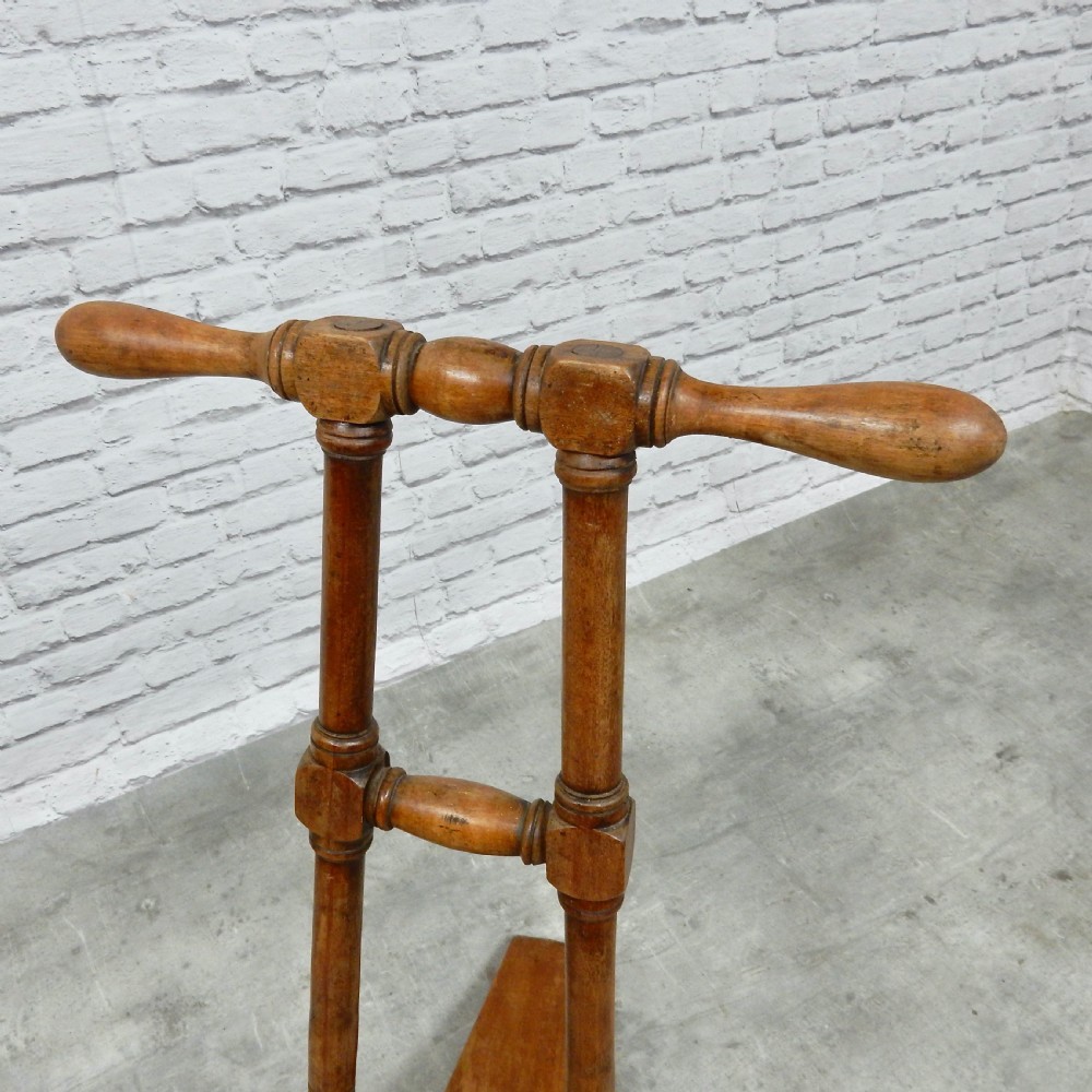 Country House Boot Jack View V