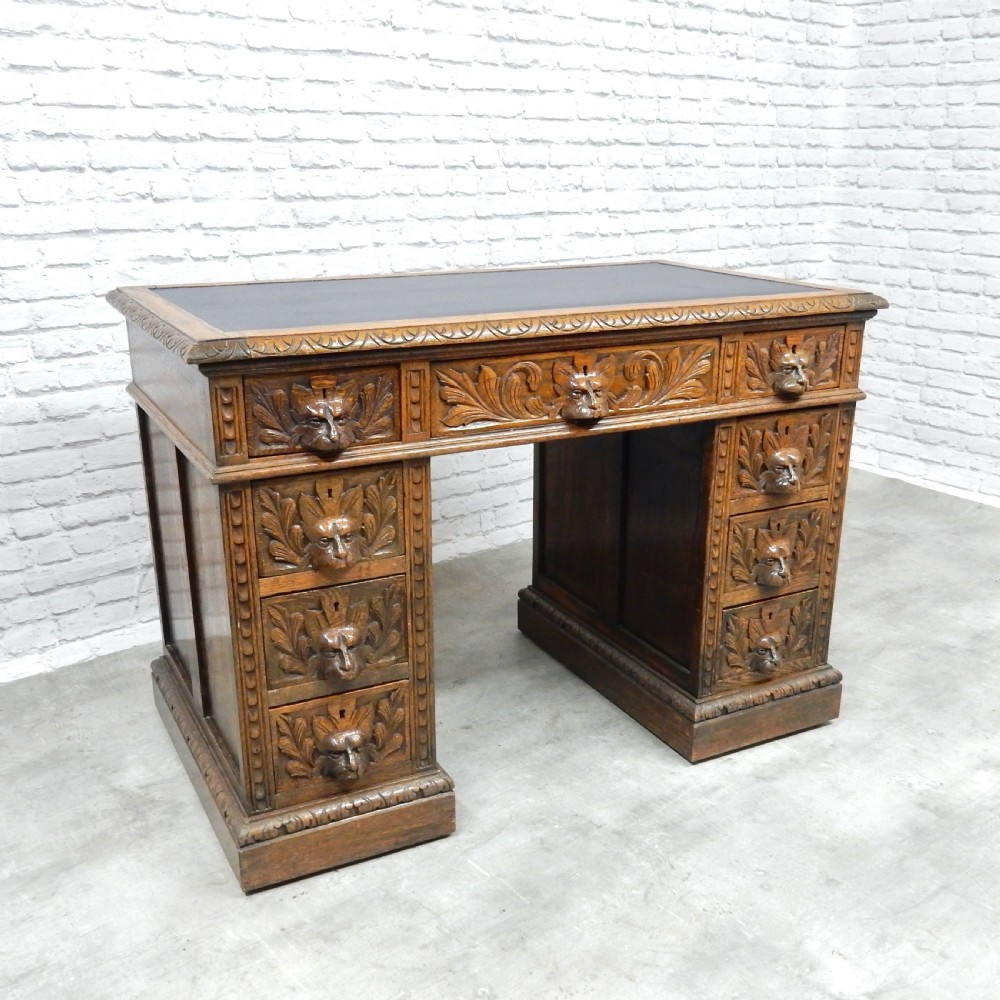 Small Green Man Oak Desk